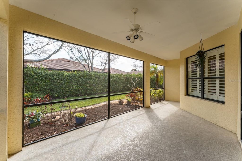 Image 35 of property listing at 304 SILVER FALLS DRIVE, Apollo Beach, FL 33572