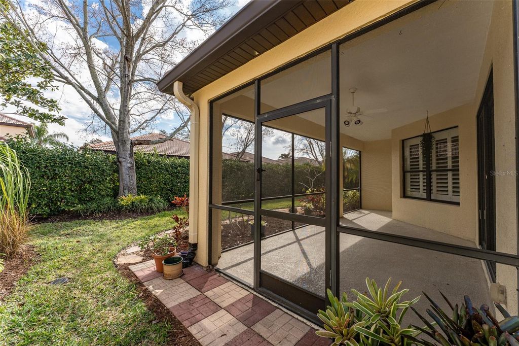 Image 39 of property listing at 304 SILVER FALLS DRIVE, Apollo Beach, FL 33572