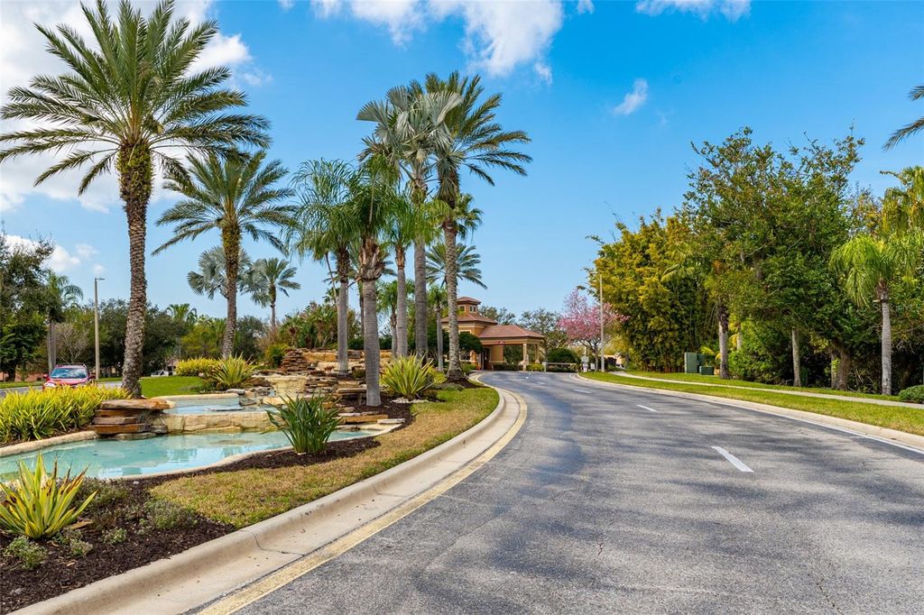 Image 47 of property listing at 304 SILVER FALLS DRIVE, Apollo Beach, FL 33572