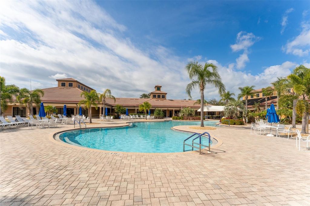 Image 53 of property listing at 304 SILVER FALLS DRIVE, Apollo Beach, FL 33572