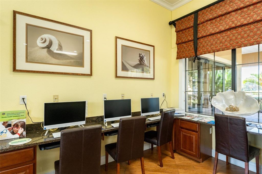 Image 64 of property listing at 304 SILVER FALLS DRIVE, Apollo Beach, FL 33572