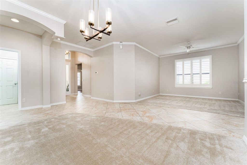 Image 10 of property listing at 304 SILVER FALLS DRIVE, Apollo Beach, FL 33572