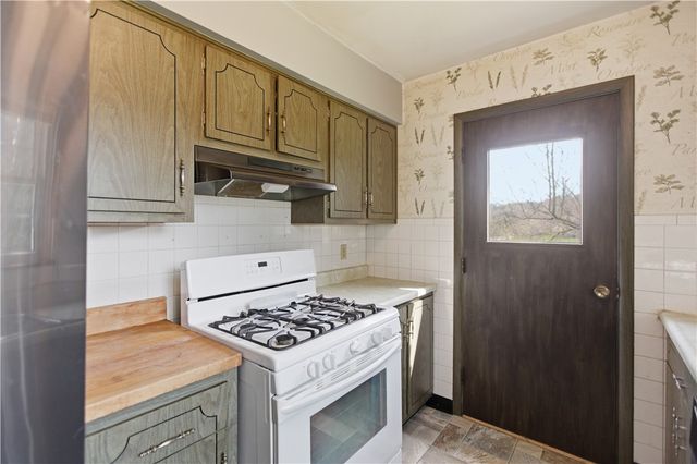64 Harmon Creek Rd, Smith, PA 15021