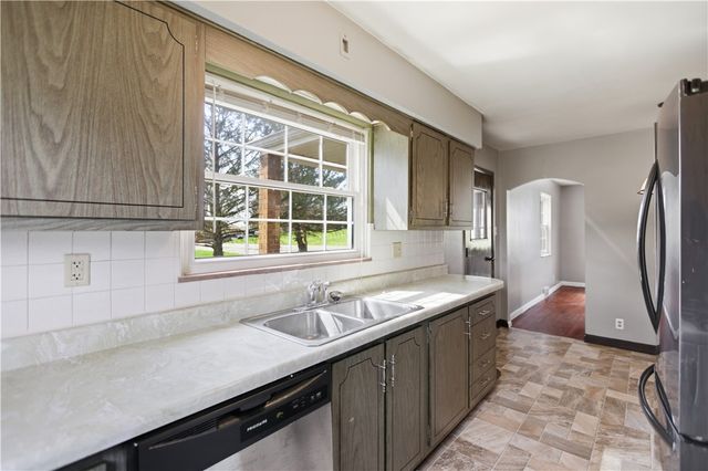 64 Harmon Creek Rd, Smith, PA 15021