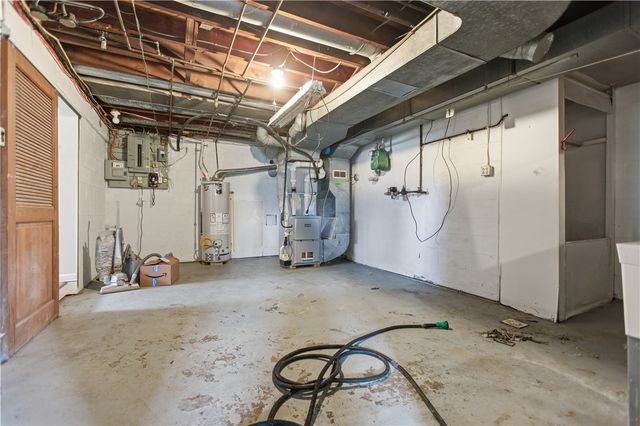 64 Harmon Creek Rd, Smith, PA 15021