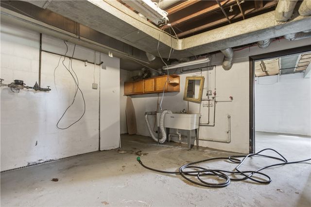 64 Harmon Creek Rd, Smith, PA 15021