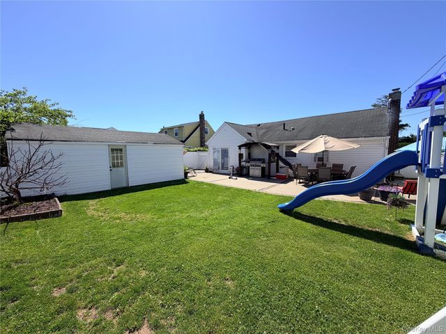 20 Jamaica Avenue, Plainview, NY 11803