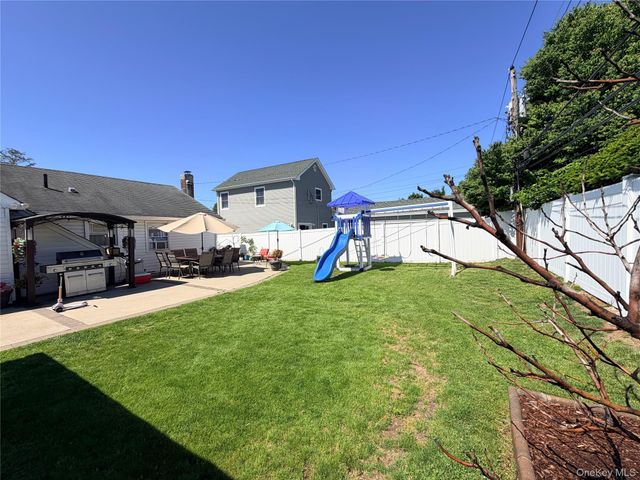 20 Jamaica Avenue, Plainview, NY 11803