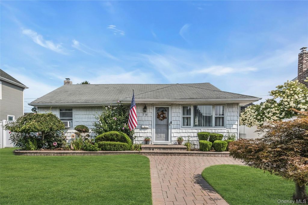 20 Jamaica Avenue, Plainview, NY 11803 — photo 2