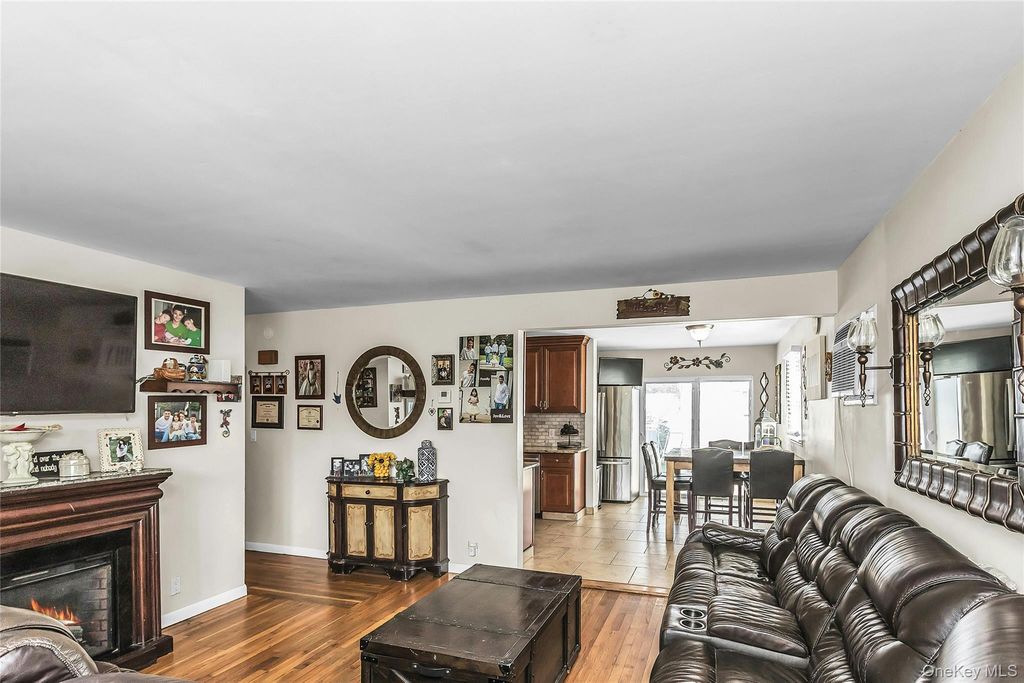20 Jamaica Avenue, Plainview, NY 11803 — photo 4