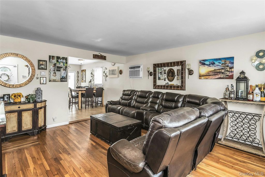 20 Jamaica Avenue, Plainview, NY 11803 — photo 5