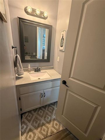 15200 Roger Road, Leavenworth, KS 66048