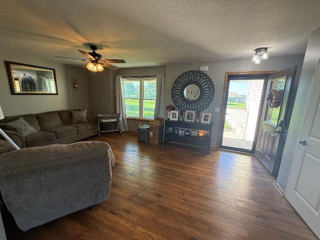 15200 Roger Road, Leavenworth, KS 66048