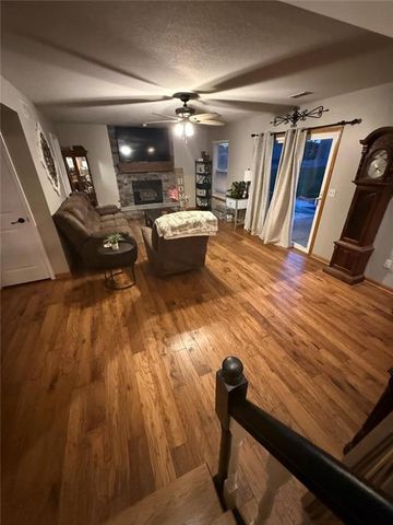 15200 Roger Road, Leavenworth, KS 66048