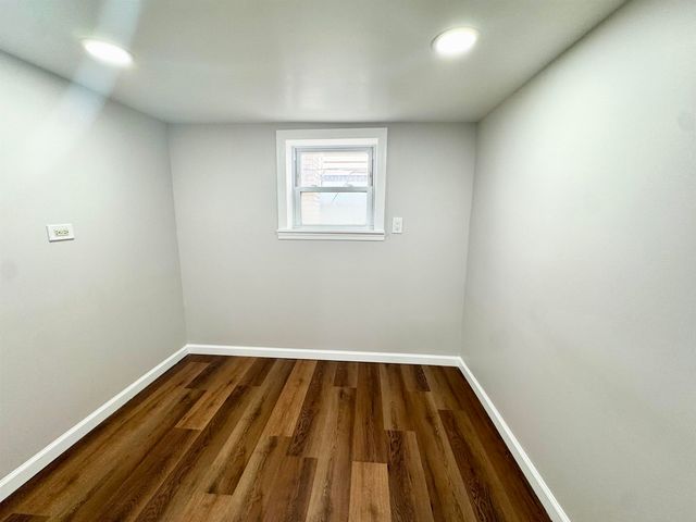 9005 DURHAM AVE, North Bergen, NJ 07047