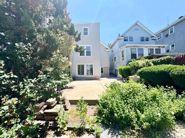 9005 DURHAM AVE, North Bergen, NJ 07047