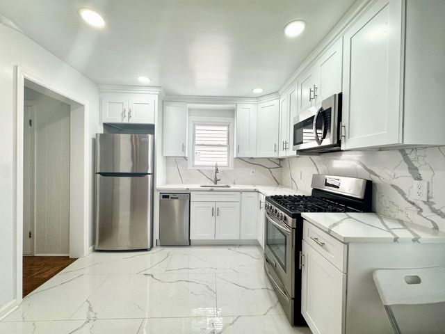 9005 DURHAM AVE, North Bergen, NJ 07047