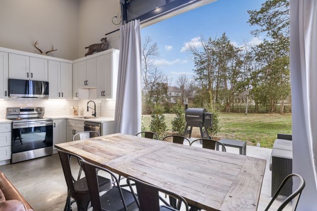 2151 Hillsboro Valley Rd, Brentwood, TN 37027