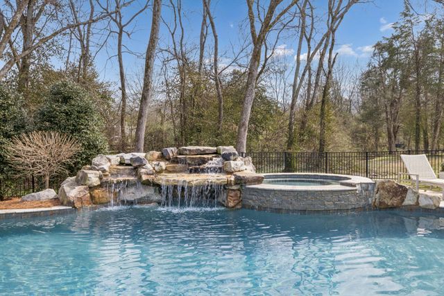 2151 Hillsboro Valley Rd, Brentwood, TN 37027