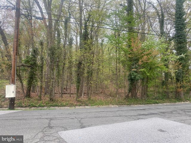 5202 WOODLAND BLVD, Oxon Hill, MD 20745