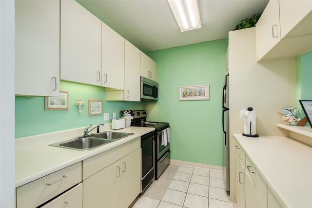 1401 E Beach Drive 212, Galveston, TX 77550