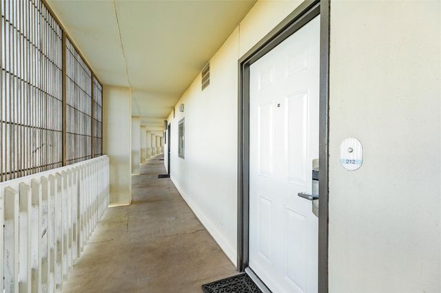 1401 E Beach Drive 212, Galveston, TX 77550