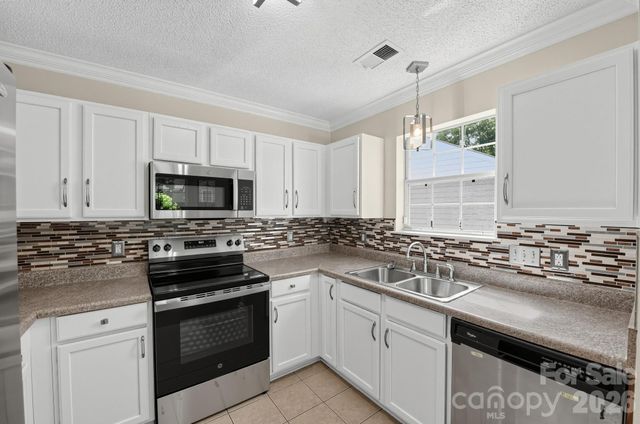 9210 Rotherham Lane, Charlotte, NC 28216