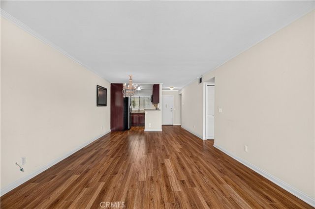 5520 Owensmouth Avenue 117, Woodland Hills, CA 91367