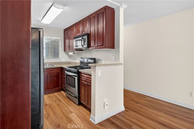 5520 Owensmouth Avenue 117, Woodland Hills, CA 91367