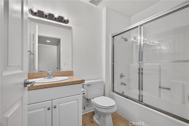 5520 Owensmouth Avenue 117, Woodland Hills, CA 91367