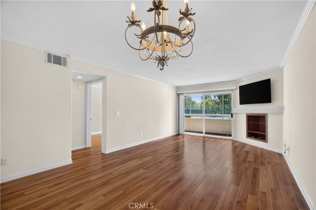 5520 Owensmouth Avenue 117, Woodland Hills, CA 91367