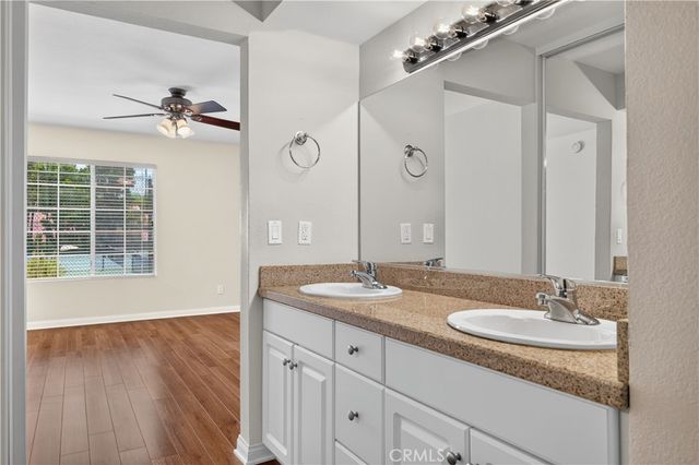 5520 Owensmouth Avenue 117, Woodland Hills, CA 91367