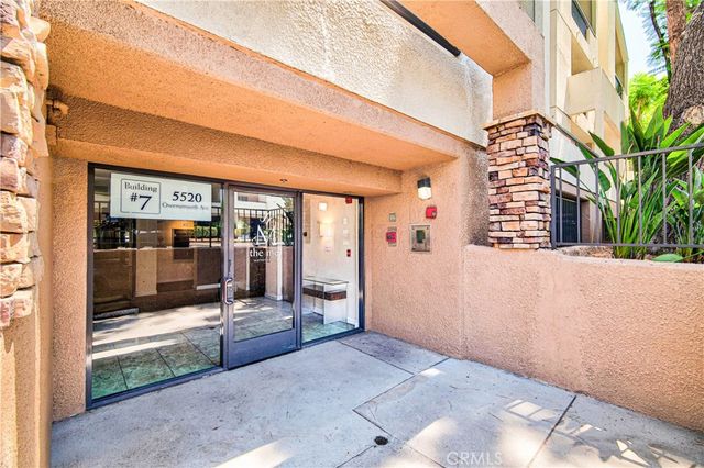 5520 Owensmouth Avenue 117, Woodland Hills, CA 91367