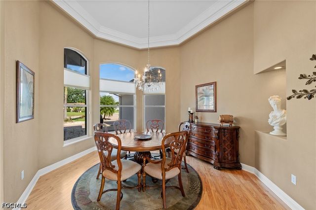 3733 SE 12th PL, Cape Coral, FL 33904