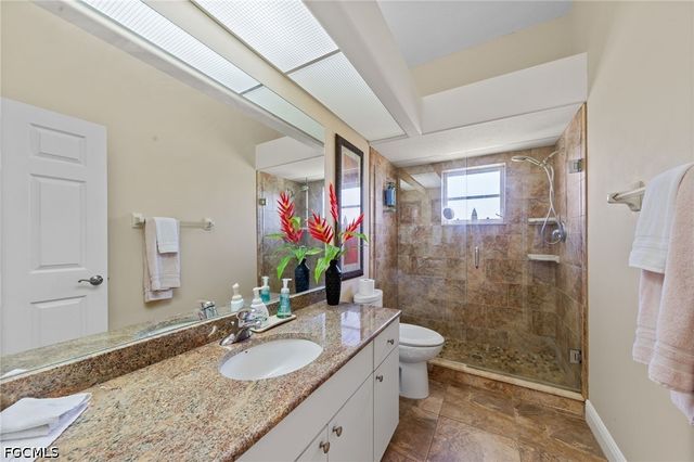 3733 SE 12th PL, Cape Coral, FL 33904