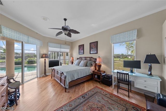 3733 SE 12th PL, Cape Coral, FL 33904