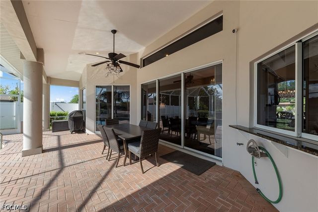 3733 SE 12th PL, Cape Coral, FL 33904