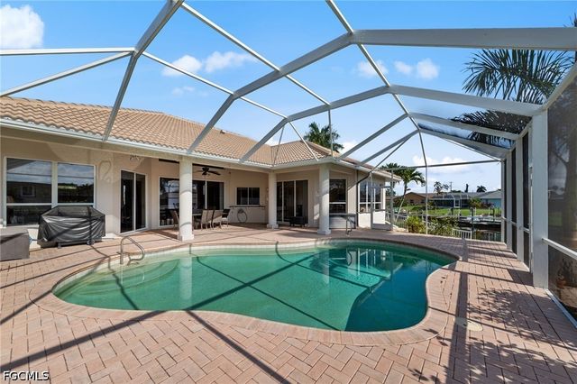 3733 SE 12th PL, Cape Coral, FL 33904