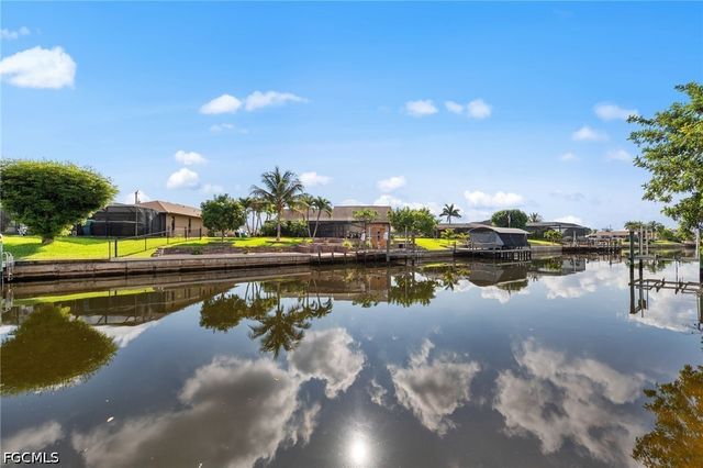 3733 SE 12th PL, Cape Coral, FL 33904