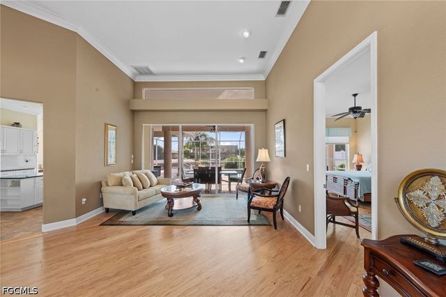 3733 SE 12th PL, Cape Coral, FL 33904