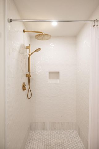 1 W Edith Avenue A101, Los Altos, CA 94022