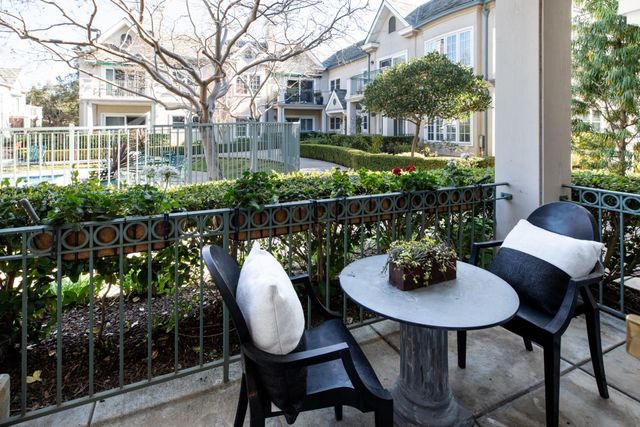 1 W Edith Avenue A101, Los Altos, CA 94022