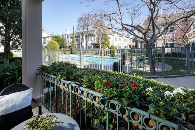 1 W Edith Avenue A101, Los Altos, CA 94022