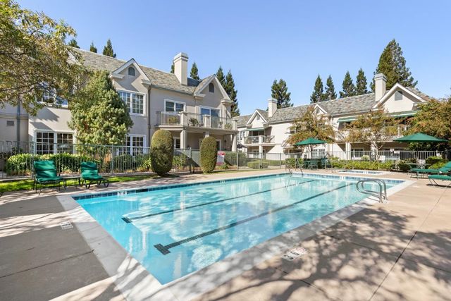 1 W Edith Avenue A101, Los Altos, CA 94022