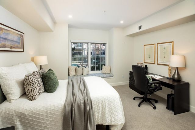 1 W Edith Avenue A101, Los Altos, CA 94022