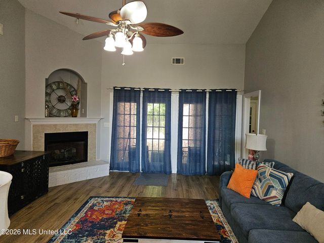 105 Mckinzie Cove, Hernando, MS 38632