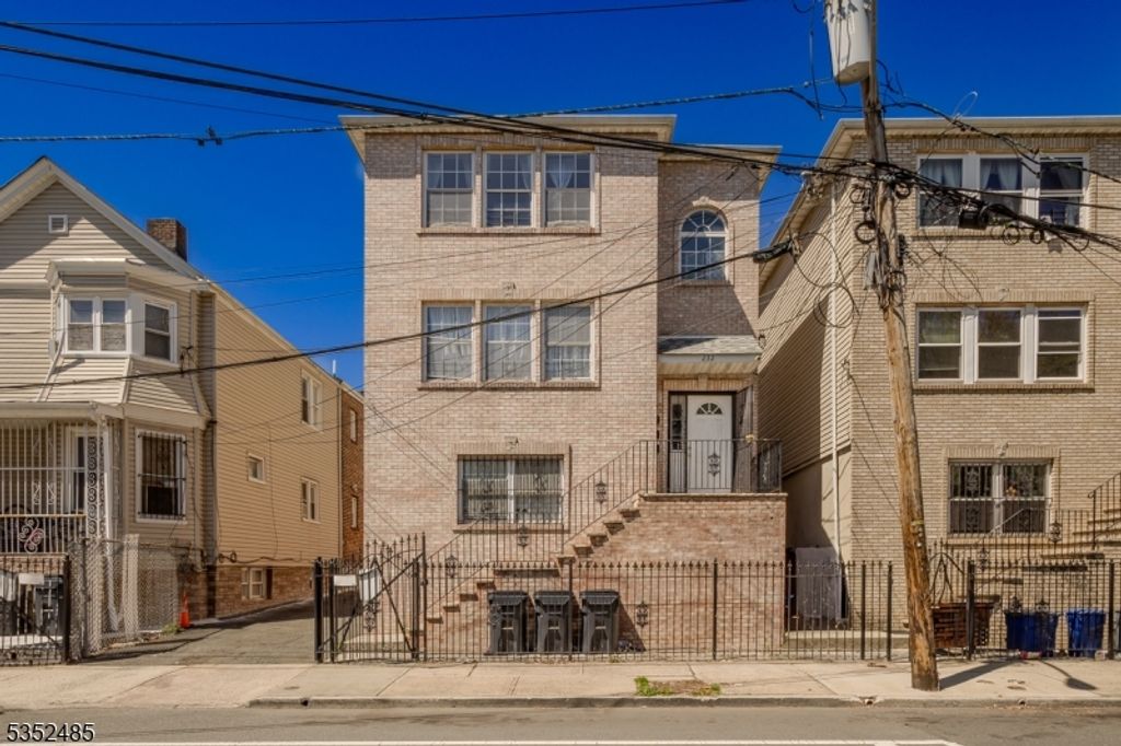 232 1St St, Newark City, NJ 07107