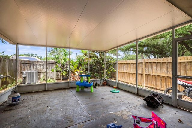 933 HAMILTON COURT, Palm Harbor, FL 34683