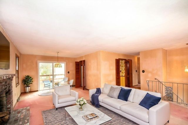 95 Blackmount Drive, Marshfield, MA 02050