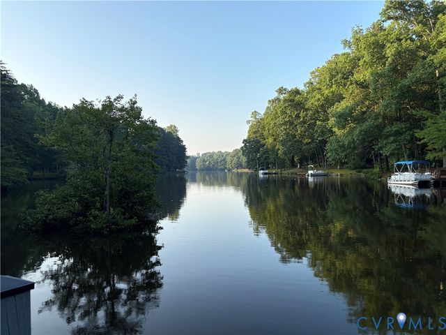 11630 Barrows Ridge Ln, Chesterfield, VA 23838
